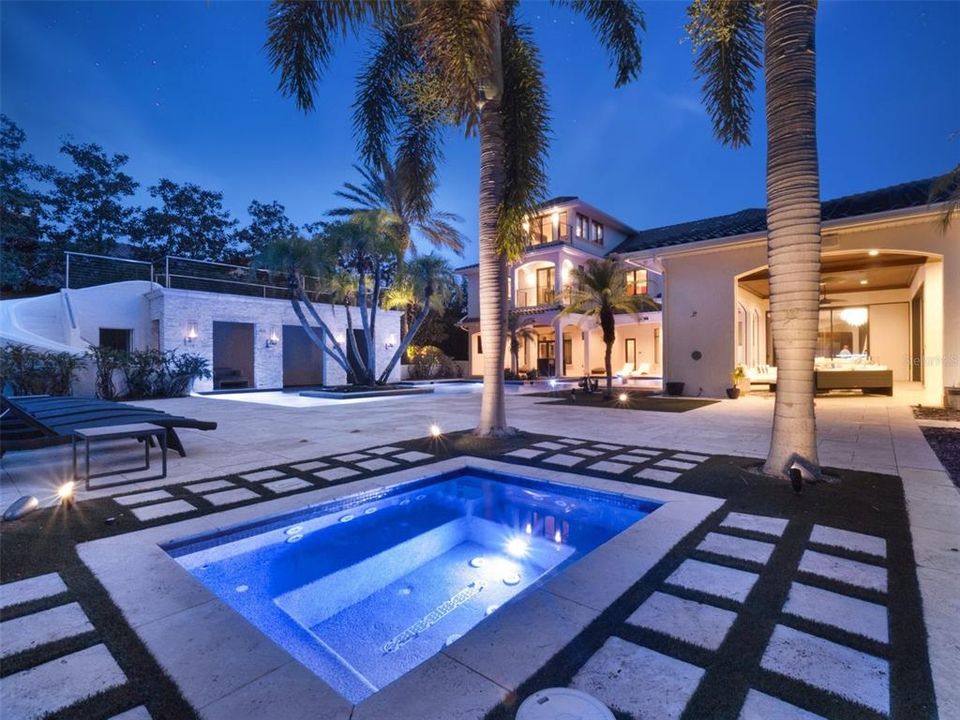 待售: $8,995,000 (6 贝兹, 6 浴室, 9571 平方英尺)