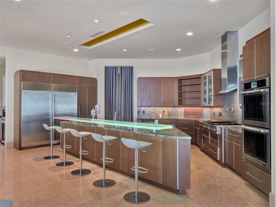 待售: $8,995,000 (6 贝兹, 6 浴室, 9571 平方英尺)