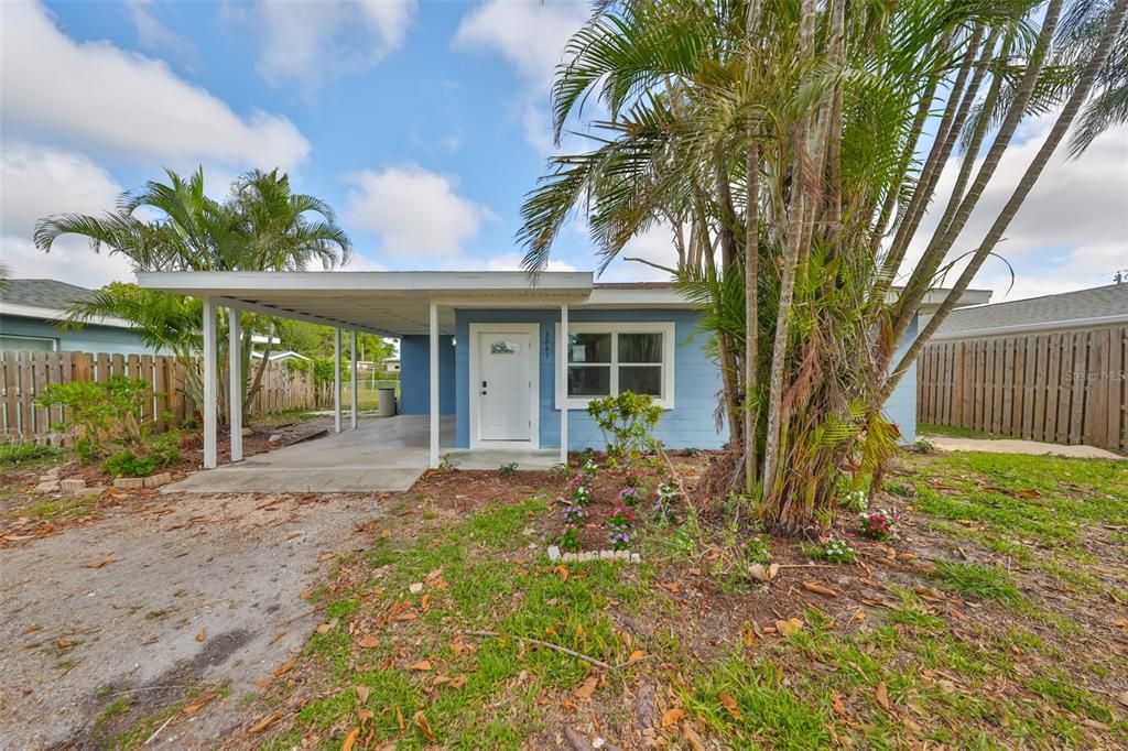Recently Sold: $328,600 (3 beds, 2 baths, 880 Square Feet)