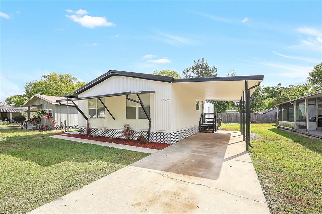 Recently Sold: $237,000 (2 beds, 2 baths, 1056 Square Feet)