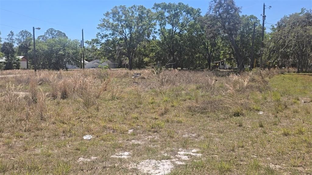 最近售出: $45,900 (0.19 acres)