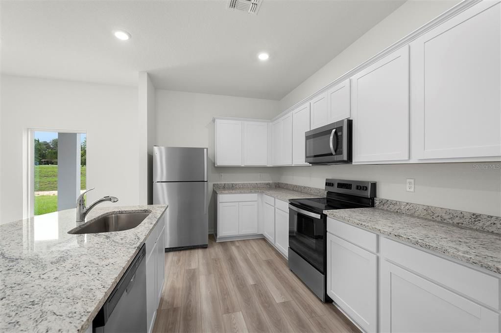 En Venta: $363,900 (4 camas, 2 baños, 1811 Pies cuadrados)