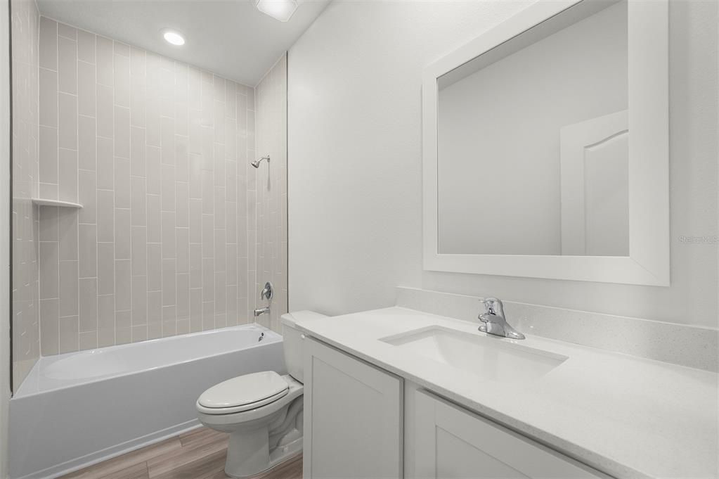 En Venta: $363,900 (4 camas, 2 baños, 1811 Pies cuadrados)