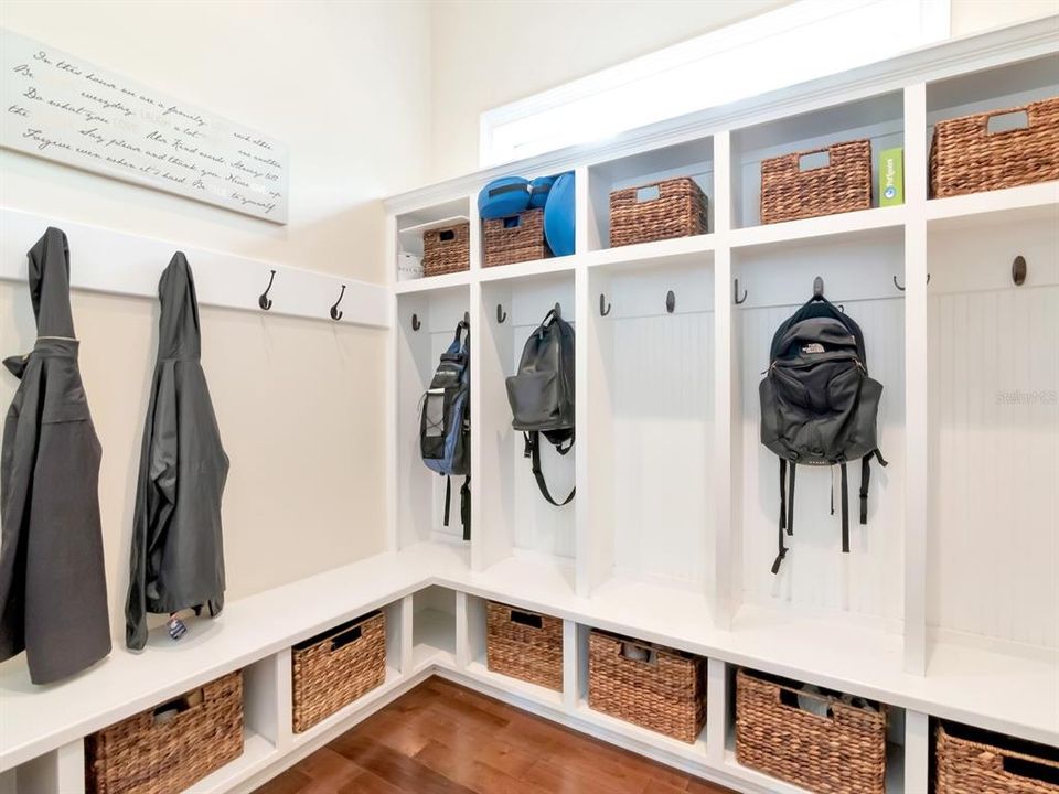 Под контрактом: $3,995,000 (5 спален, 5 ванн, 4718 Квадратных фут)