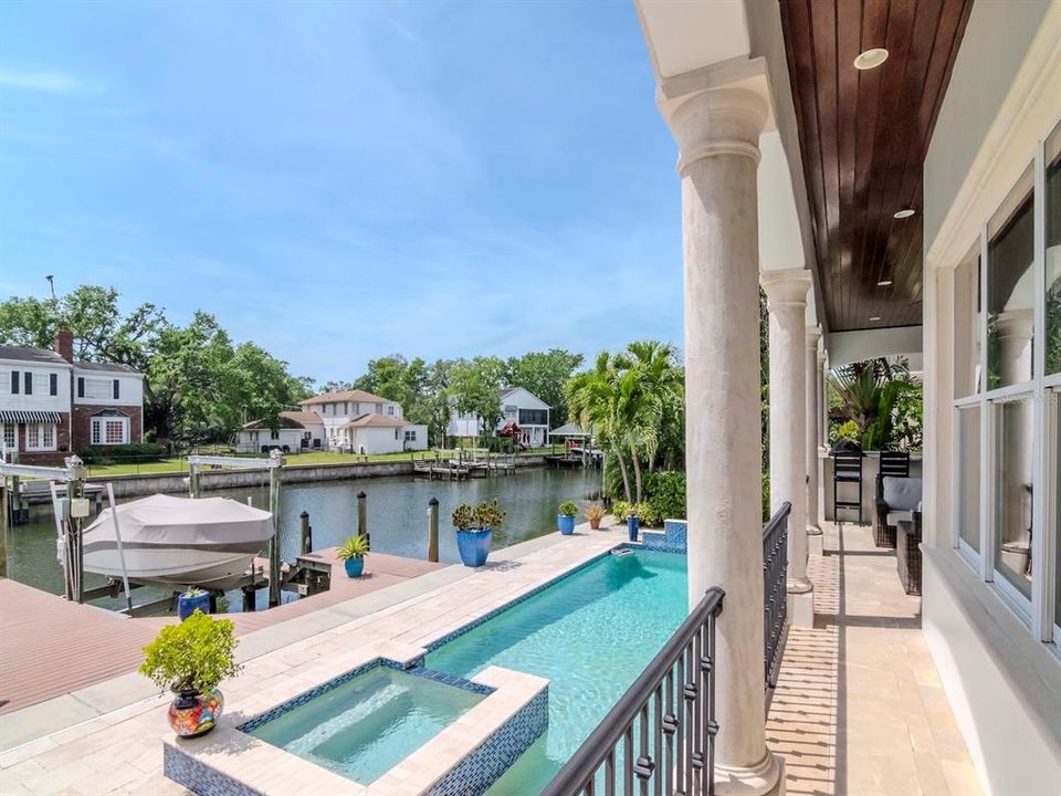 Под контрактом: $3,995,000 (5 спален, 5 ванн, 4718 Квадратных фут)