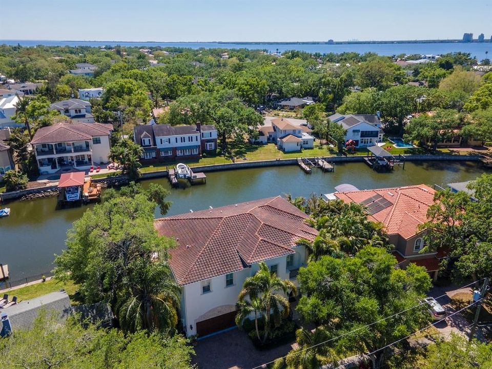 Под контрактом: $3,995,000 (5 спален, 5 ванн, 4718 Квадратных фут)