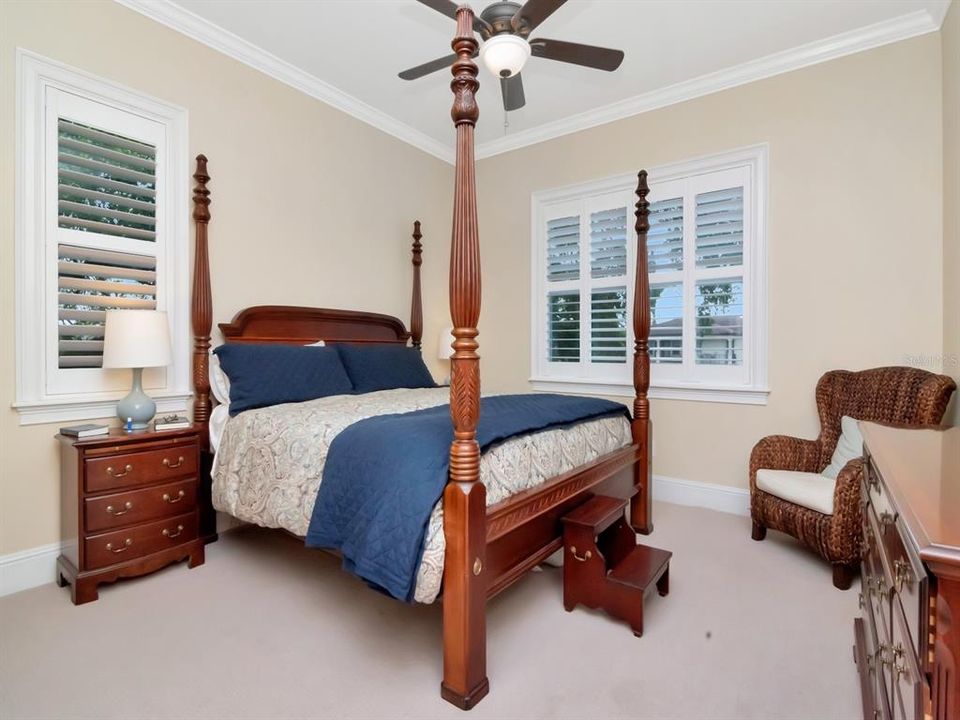 Под контрактом: $3,995,000 (5 спален, 5 ванн, 4718 Квадратных фут)