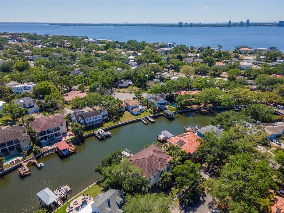 Под контрактом: $3,995,000 (5 спален, 5 ванн, 4718 Квадратных фут)