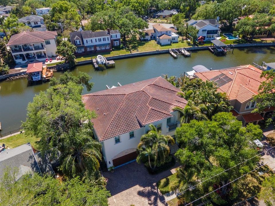 Под контрактом: $3,995,000 (5 спален, 5 ванн, 4718 Квадратных фут)