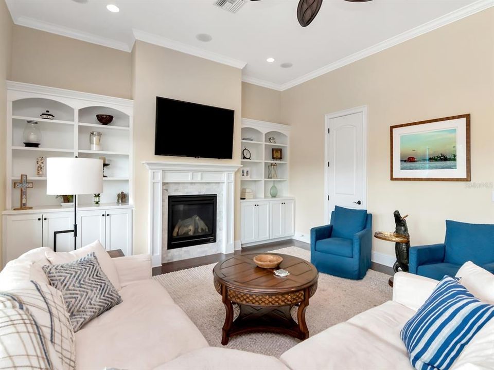 Под контрактом: $3,995,000 (5 спален, 5 ванн, 4718 Квадратных фут)