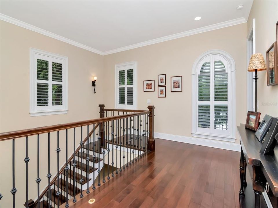 Под контрактом: $3,995,000 (5 спален, 5 ванн, 4718 Квадратных фут)