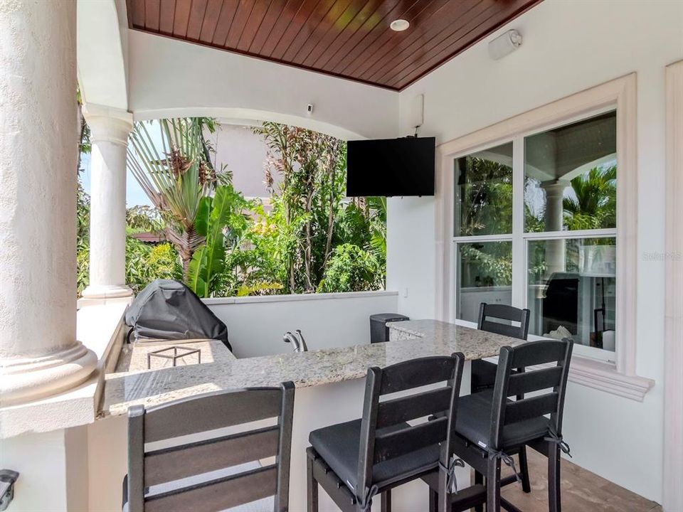 Под контрактом: $3,995,000 (5 спален, 5 ванн, 4718 Квадратных фут)