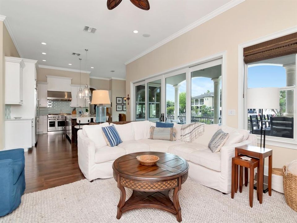 Под контрактом: $3,995,000 (5 спален, 5 ванн, 4718 Квадратных фут)