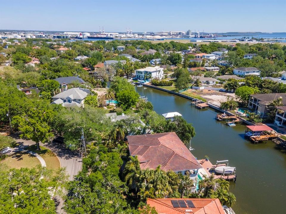 Под контрактом: $3,995,000 (5 спален, 5 ванн, 4718 Квадратных фут)