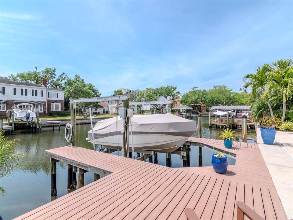 Под контрактом: $3,995,000 (5 спален, 5 ванн, 4718 Квадратных фут)