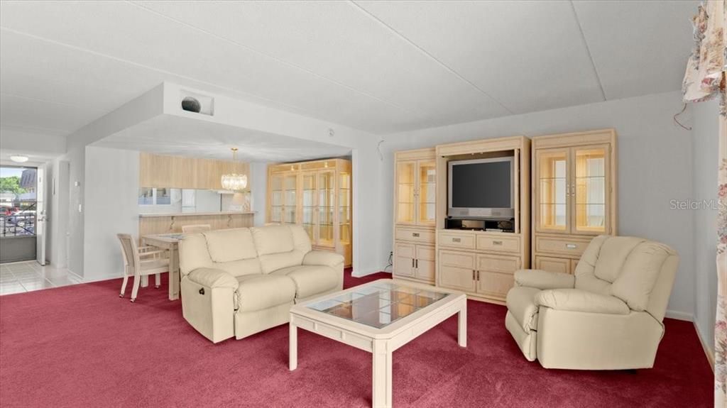 For Sale: $239,999 (2 beds, 2 baths, 1364 Square Feet)