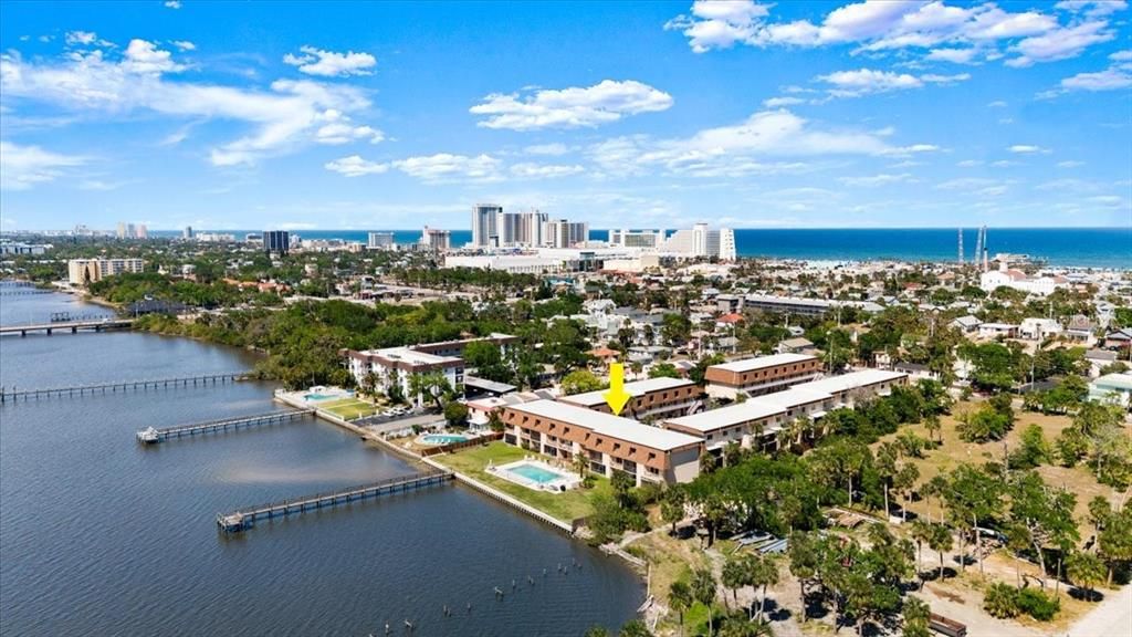 For Sale: $239,999 (2 beds, 2 baths, 1364 Square Feet)