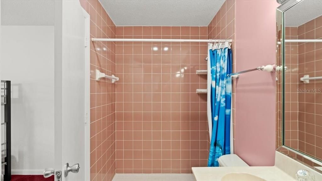 For Sale: $239,999 (2 beds, 2 baths, 1364 Square Feet)