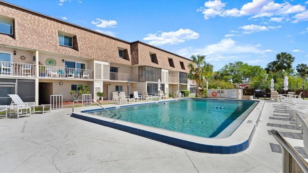 For Sale: $239,999 (2 beds, 2 baths, 1364 Square Feet)