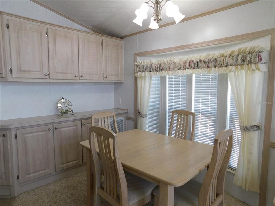 待售: $189,000 (1 贝兹, 2 浴室, 929 平方英尺)