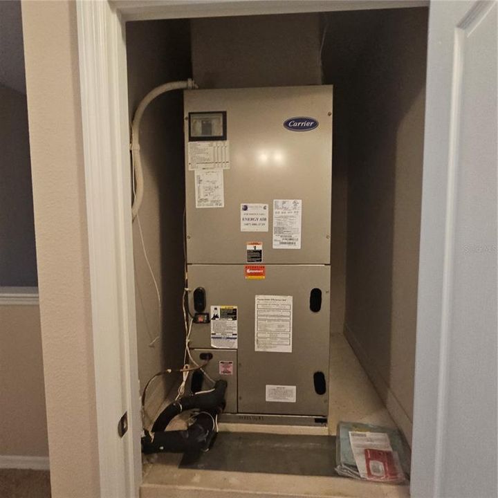 For Sale: $399,000 (3 beds, 3 baths, 2369 Square Feet)