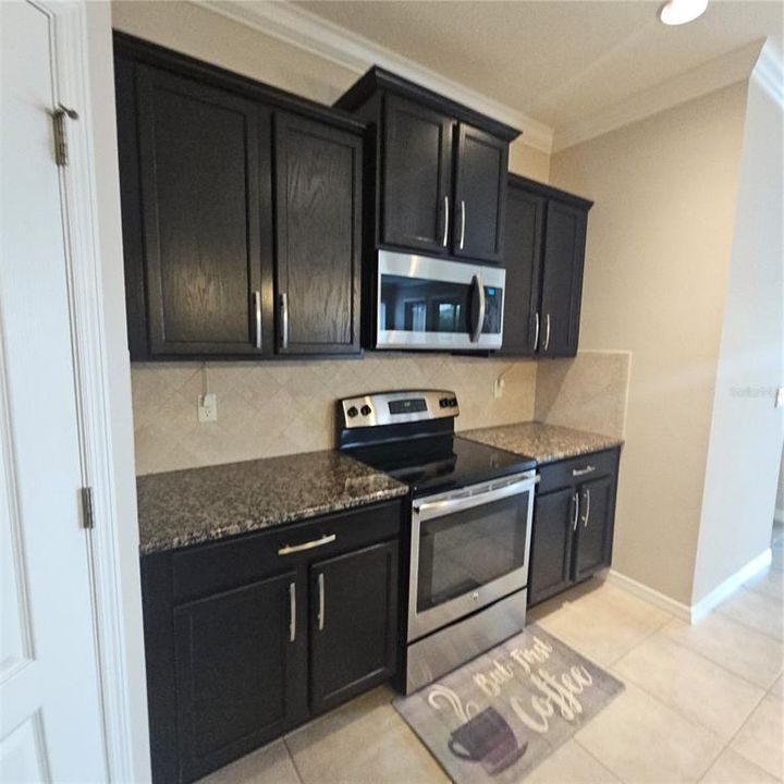 For Sale: $399,000 (3 beds, 3 baths, 2369 Square Feet)