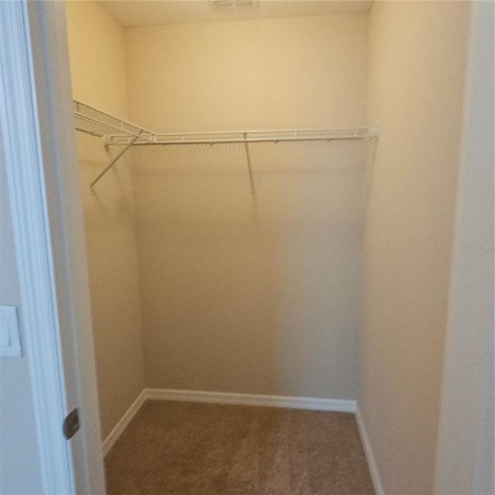 For Sale: $399,000 (3 beds, 3 baths, 2369 Square Feet)