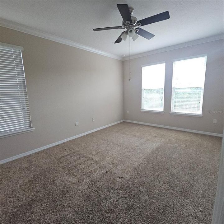 For Sale: $399,000 (3 beds, 3 baths, 2369 Square Feet)