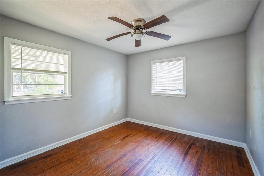 待售: $229,900 (3 贝兹, 1 浴室, 1268 平方英尺)