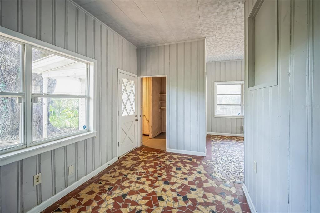 待售: $229,900 (3 贝兹, 1 浴室, 1268 平方英尺)