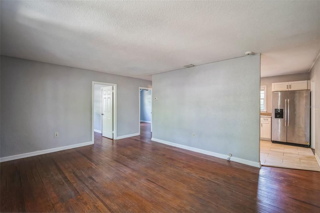 待售: $229,900 (3 贝兹, 1 浴室, 1268 平方英尺)