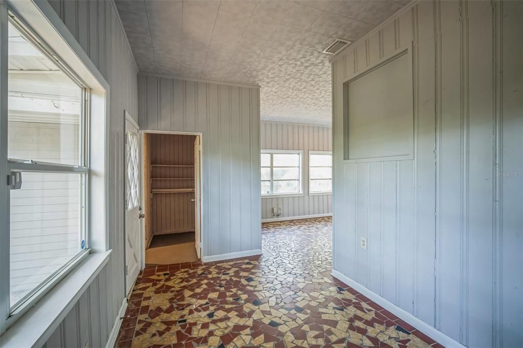 待售: $229,900 (3 贝兹, 1 浴室, 1268 平方英尺)