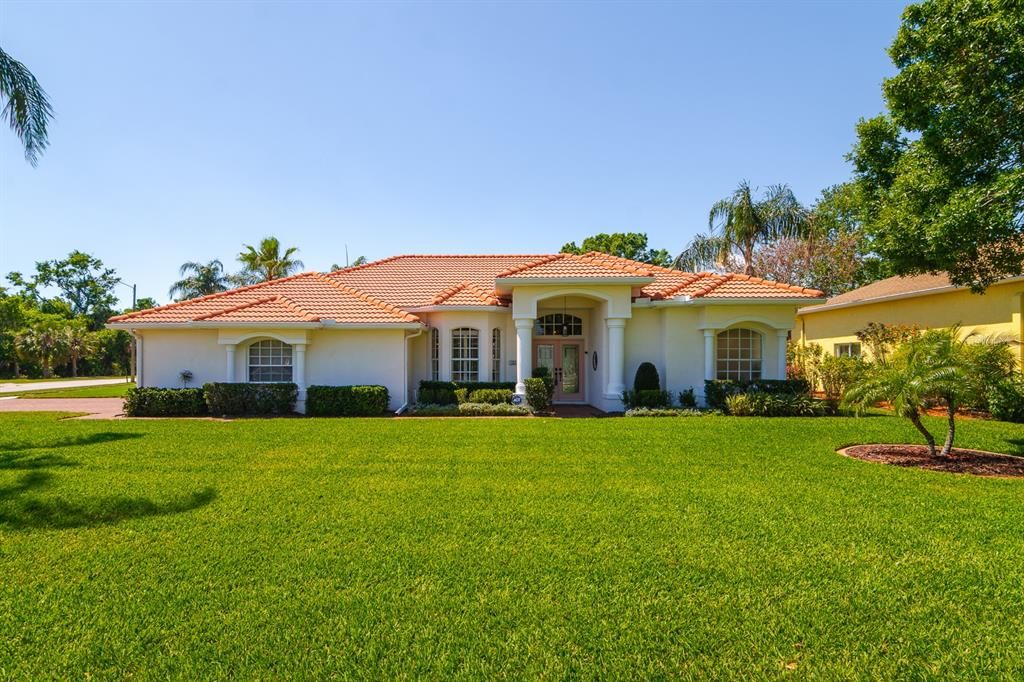 最近售出: $550,000 (4 贝兹, 2 浴室, 2057 平方英尺)