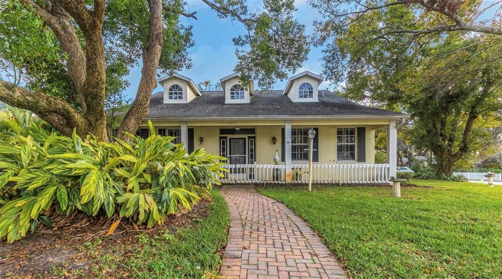 Recently Sold: $645,000 (3 beds, 2 baths, 2417 Square Feet)