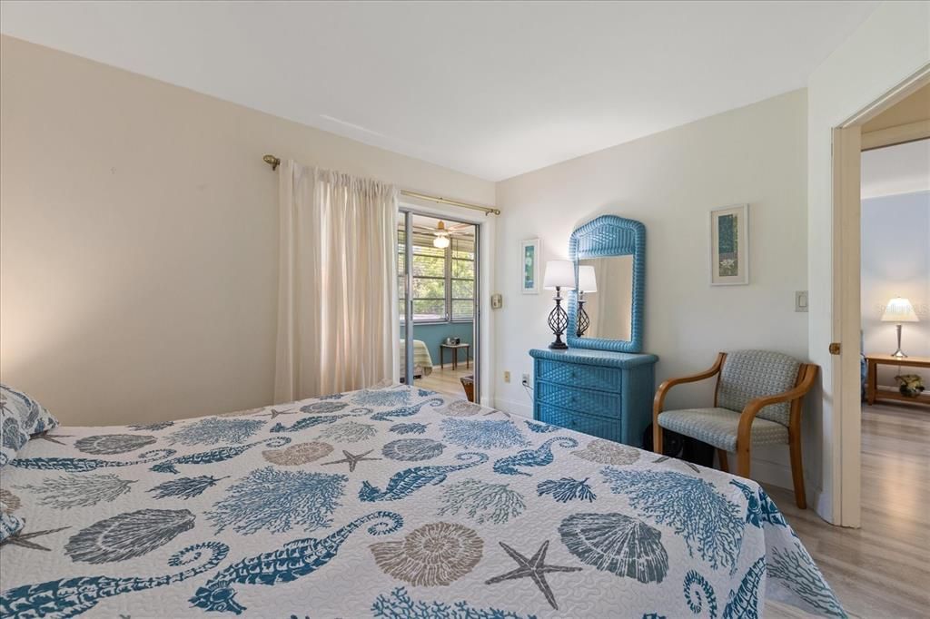 For Sale: $83,888 (1 beds, 1 baths, 655 Square Feet)