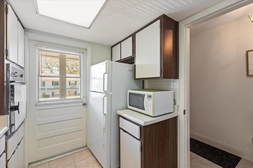 For Sale: $83,888 (1 beds, 1 baths, 655 Square Feet)