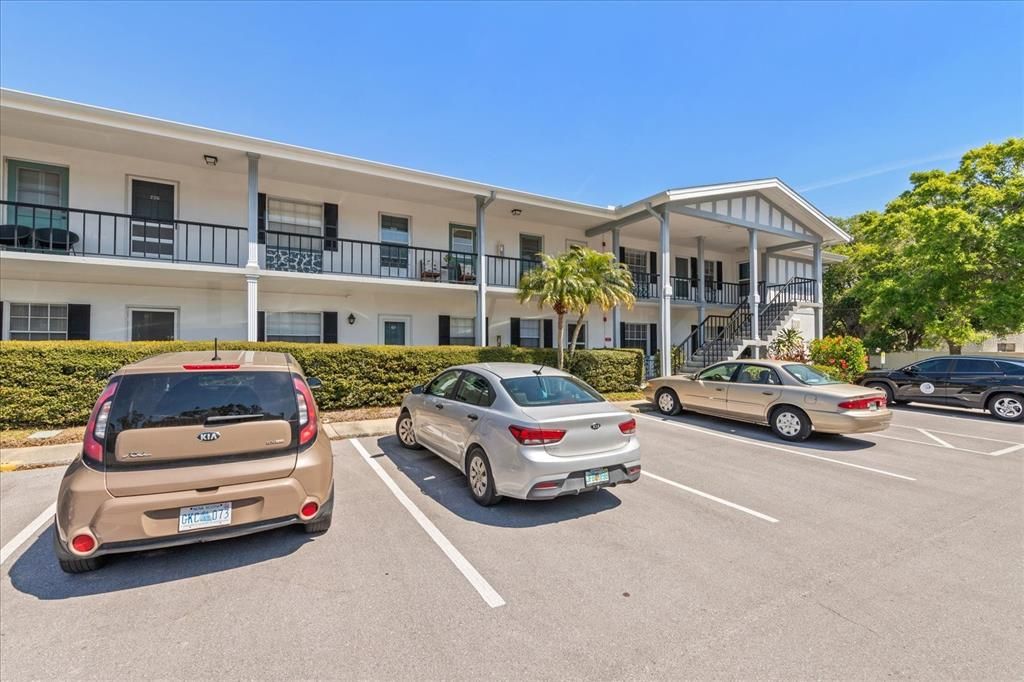 For Sale: $83,888 (1 beds, 1 baths, 655 Square Feet)