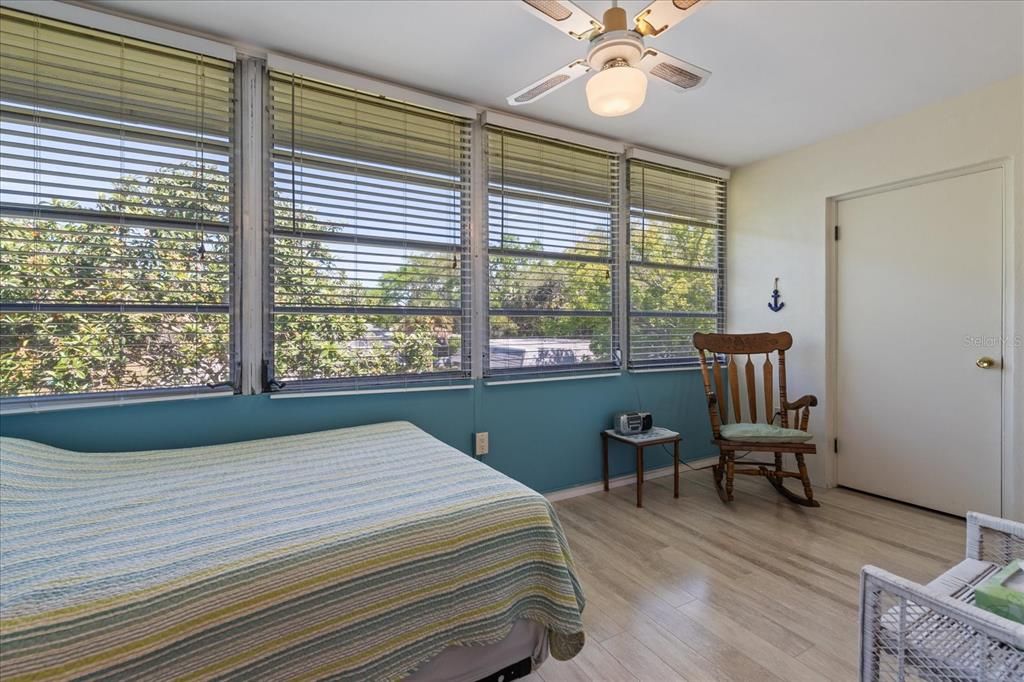 For Sale: $83,888 (1 beds, 1 baths, 655 Square Feet)