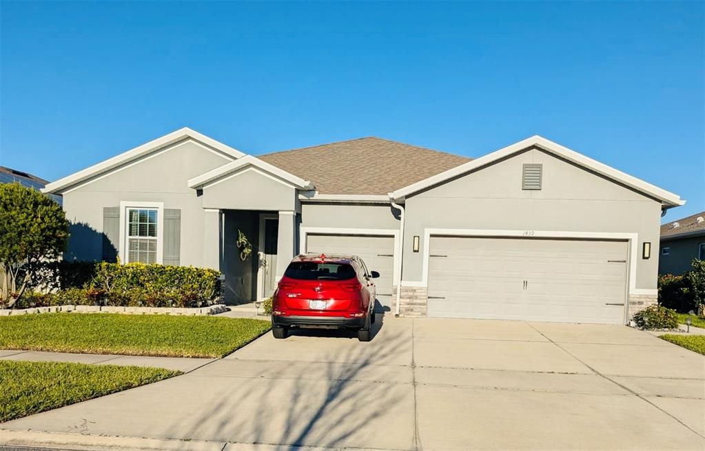 Recently Rented: $4,100 (5 beds, 4 baths, 2977 Square Feet)