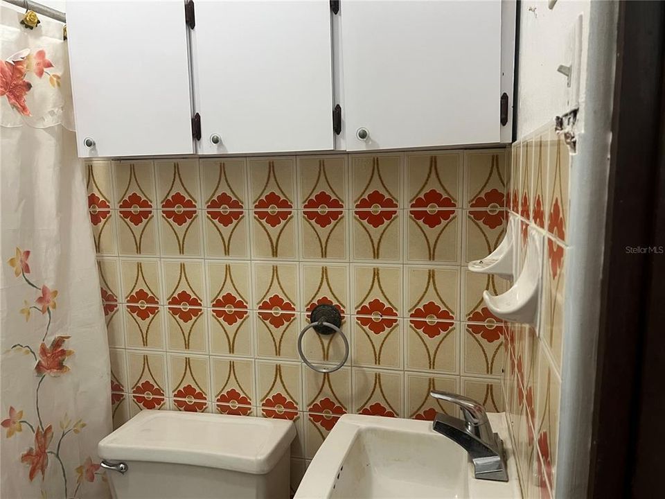 待售: $200,000 (3 贝兹, 1 浴室, 1178 平方英尺)