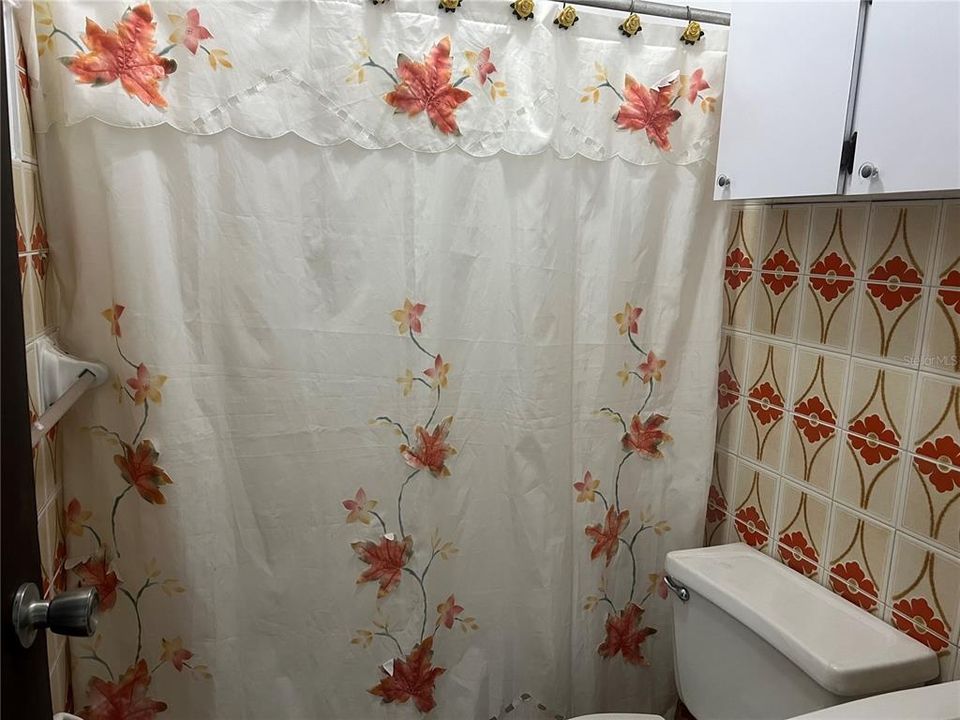 待售: $200,000 (3 贝兹, 1 浴室, 1178 平方英尺)