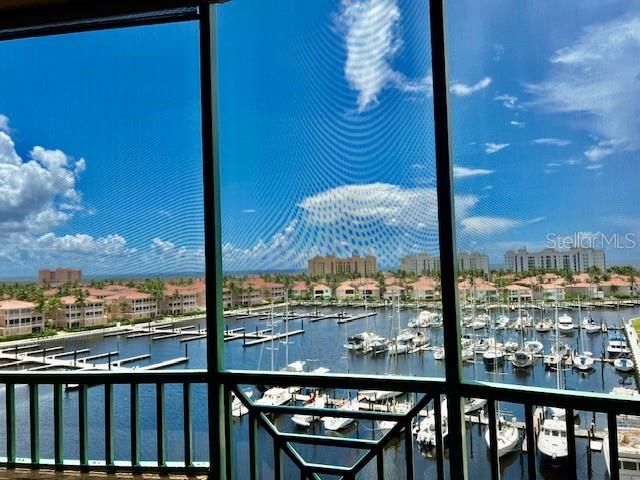 For Rent: $4,800 (2 beds, 2 baths, 1155 Square Feet)