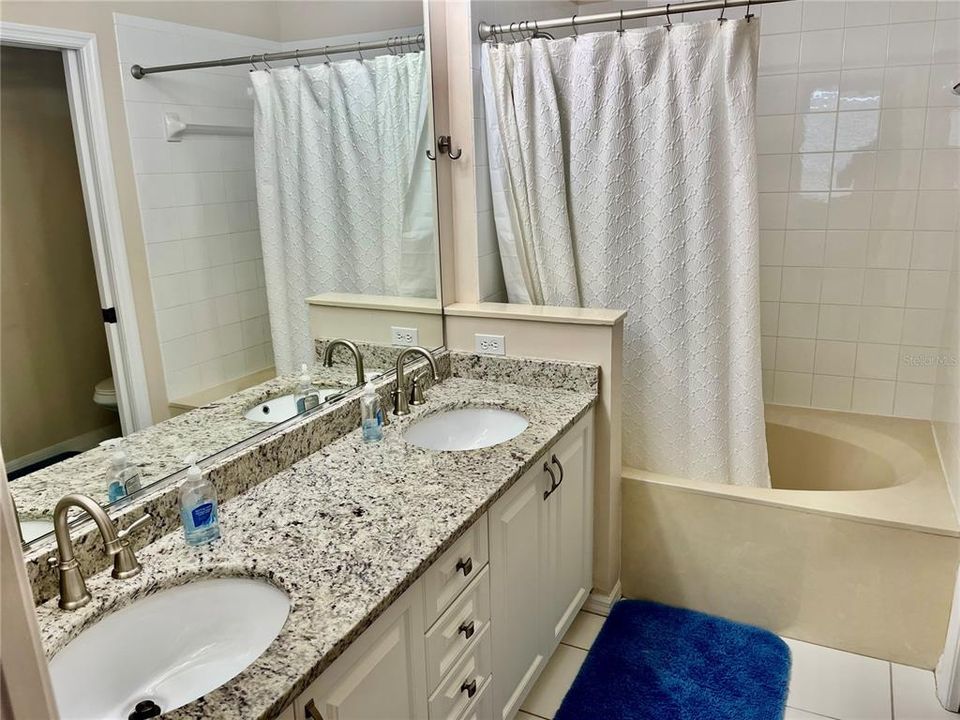 For Rent: $4,800 (2 beds, 2 baths, 1155 Square Feet)