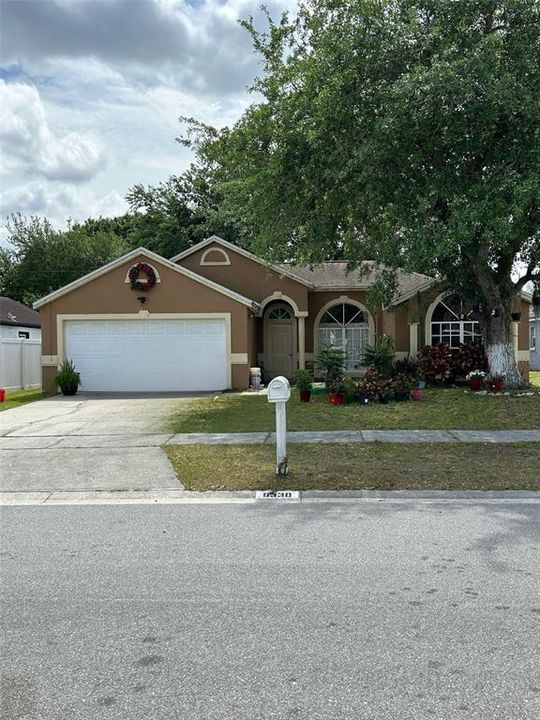 Recently Sold: $375,500 (3 beds, 2 baths, 1164 Square Feet)