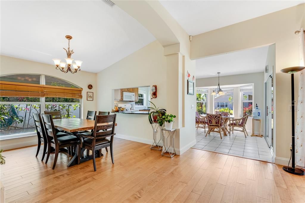 待售: $419,900 (4 贝兹, 2 浴室, 2247 平方英尺)