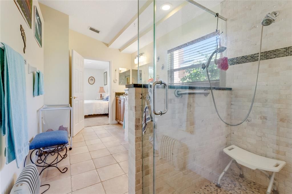 待售: $419,900 (4 贝兹, 2 浴室, 2247 平方英尺)