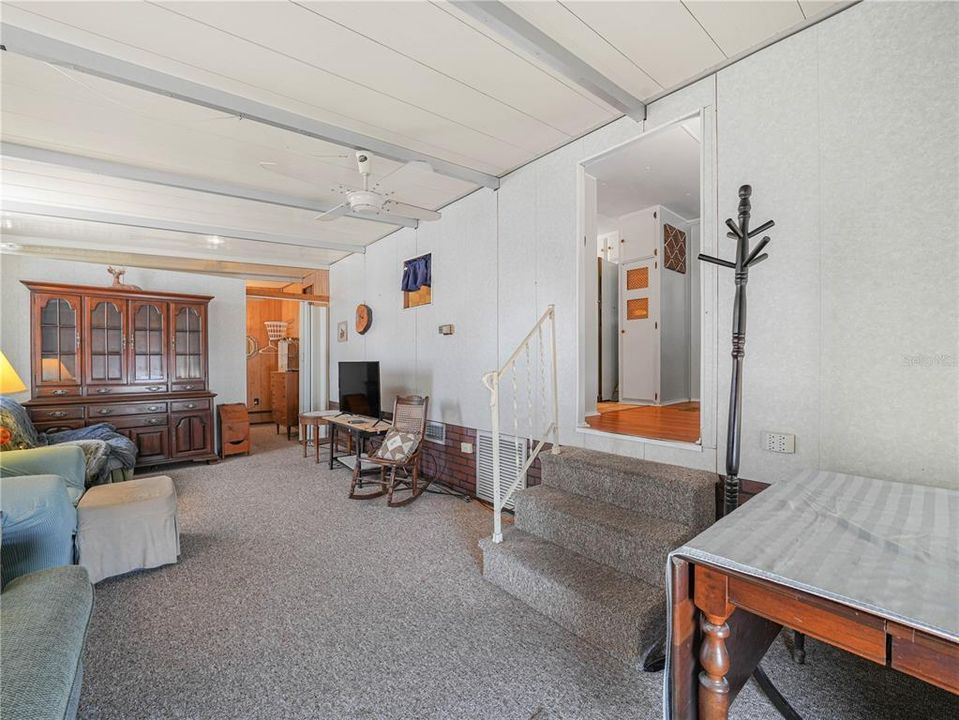 待售: $65,000 (2 贝兹, 1 浴室, 620 平方英尺)