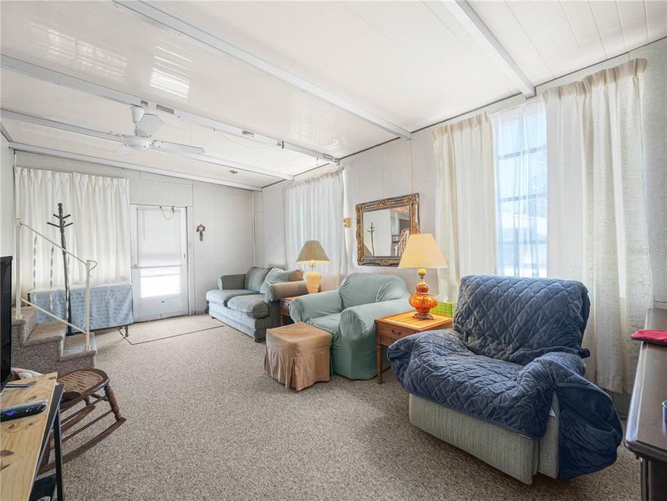 待售: $65,000 (2 贝兹, 1 浴室, 620 平方英尺)