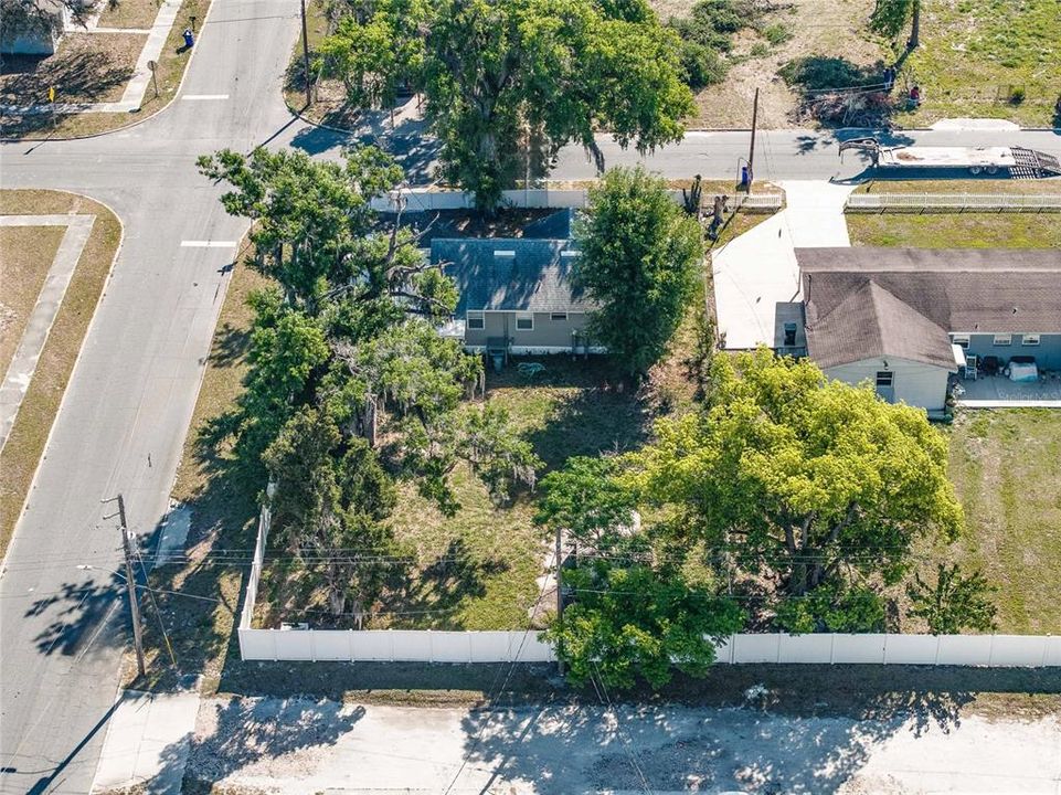 合同活跃: $195,000 (3 贝兹, 1 浴室, 1348 平方英尺)