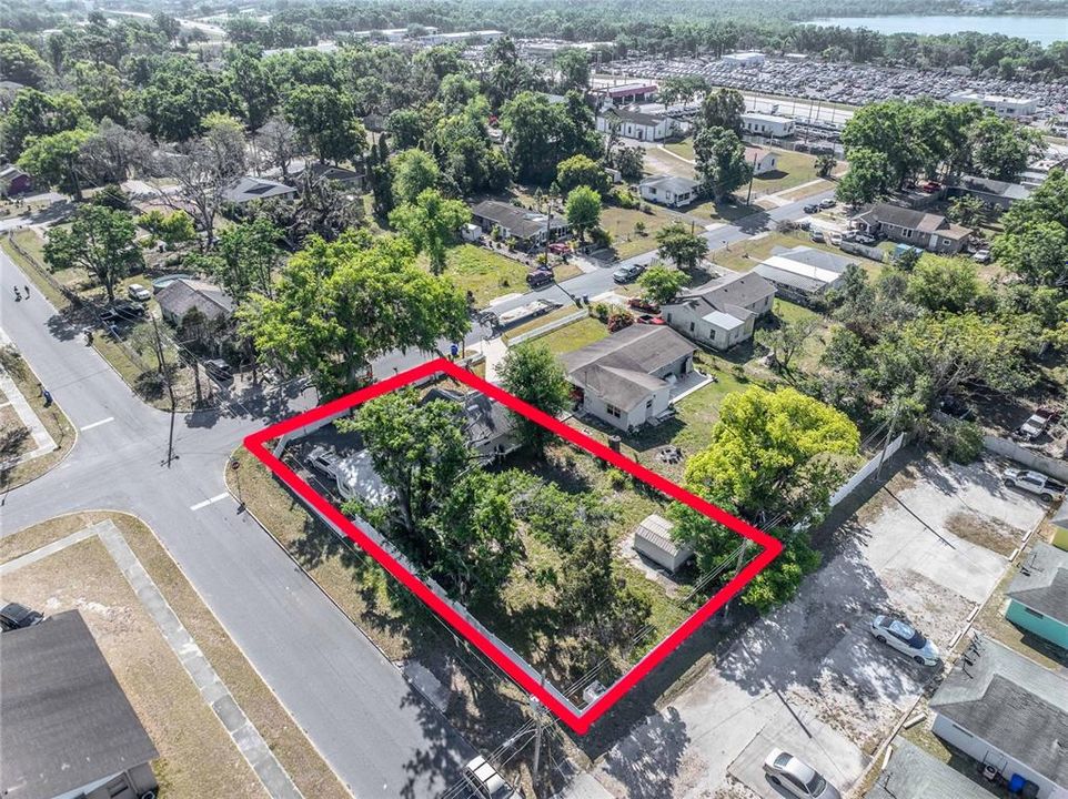 合同活跃: $195,000 (3 贝兹, 1 浴室, 1348 平方英尺)